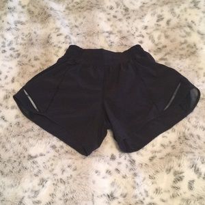 Black lulu hotty hot shorts